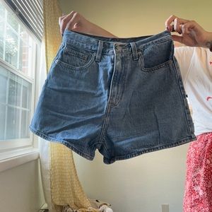 Levi’s High Loose Short